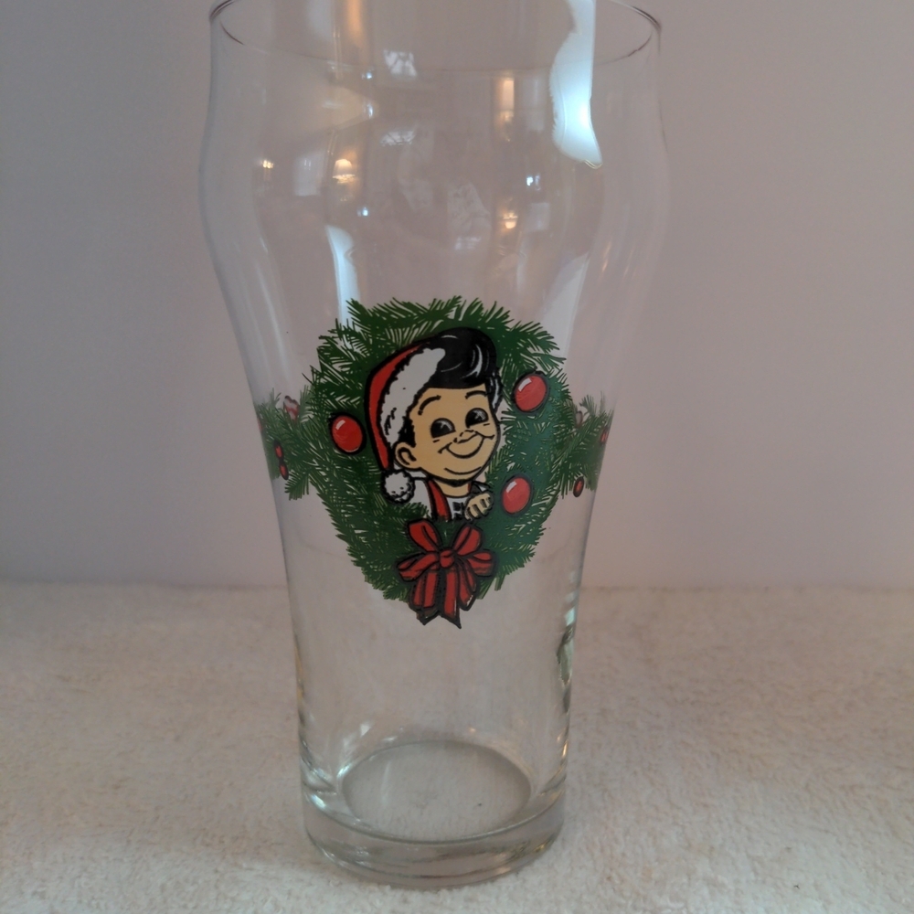 Holiday Pint Glass with Festive Wreath Design